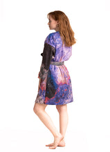 Load image into Gallery viewer, BATHROBE FROTE Flying without obsticles violet

