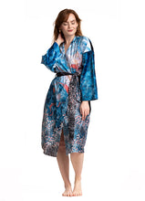 Load image into Gallery viewer, BATHROBE VELVET Flying without obsticles blue

