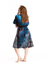 Load image into Gallery viewer, BATHROBE VELVET Flying without obsticles blue
