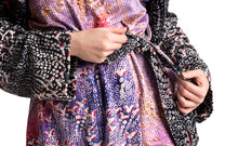 Load image into Gallery viewer, BATHROBE VELVET Flying without obsticles violet
