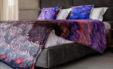 Load image into Gallery viewer, SET QUILT AND 2 DECORATIVE CUSHIONS Flying without obsticles violet
