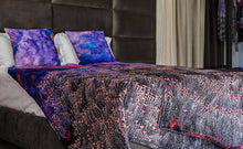 Load image into Gallery viewer, SET QUILT AND 2 DECORATIVE CUSHIONS Flying without obsticles violet
